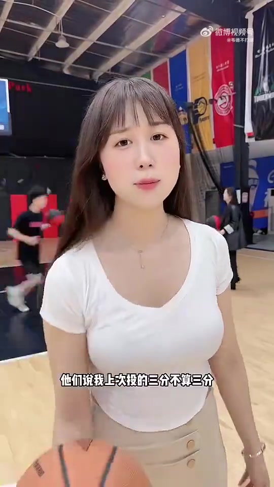 黑絲包臀裙你說擺拍吧她又有點東西