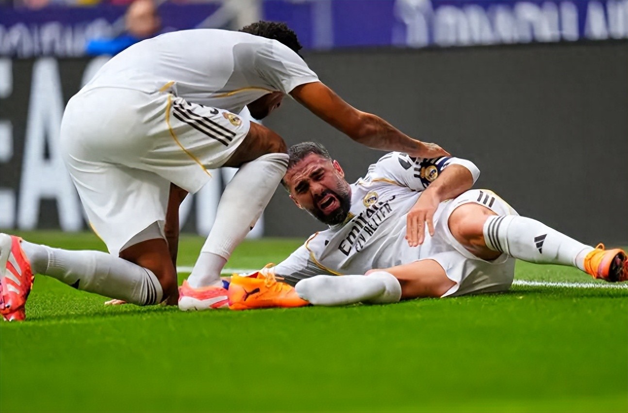 皇馬官宣！卡瓦哈爾傷缺4周，右后衛(wèi)無(wú)人可用，防線5人缺席