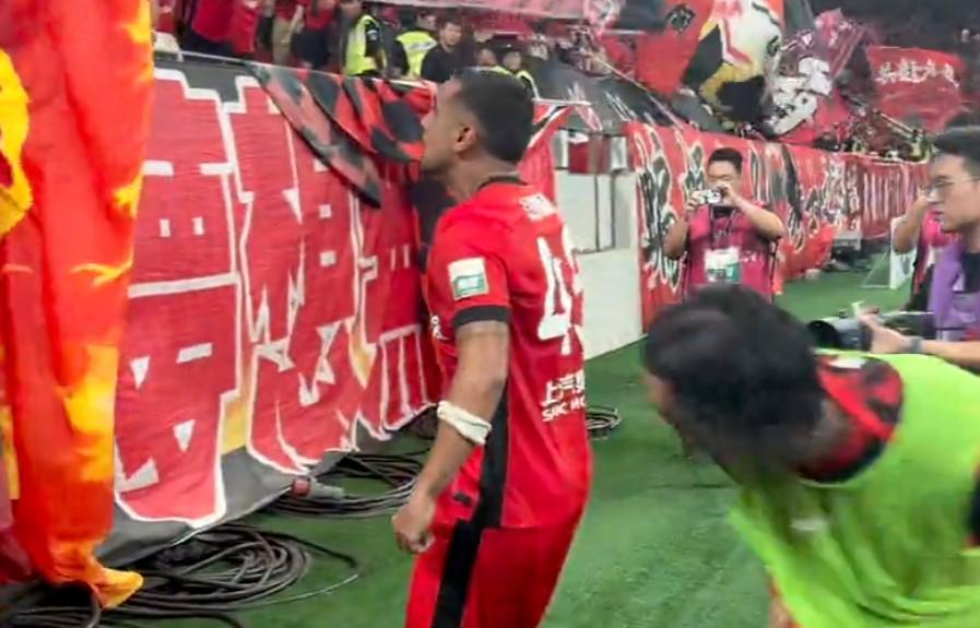 上觀：梅倫多拿球和輸送讓海港進(jìn)攻更合理，解放了萊昂納多